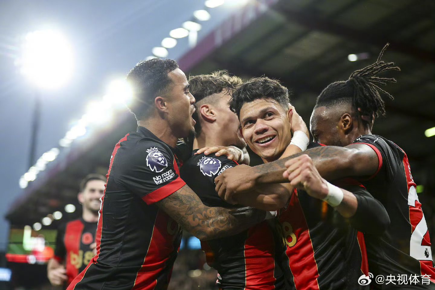 伯恩茅斯主场战平赫尔城，争取更好成绩