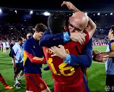 西班牙国家队在场上展现统治地位,挑战无限的球员 西班牙国家队在场上展现统治地位,挑战无限的球员